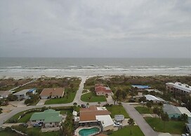 Pet Friendly ocean side Vacation Home by Redawning