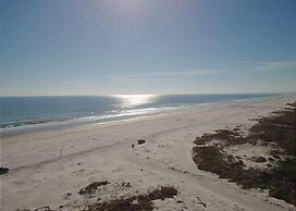 Pet Friendly ocean side Vacation Home by Redawning