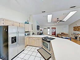 Pet Friendly ocean side Vacation Home by Redawning