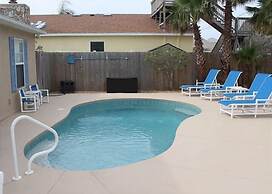 Pet Friendly ocean side Vacation Home by Redawning