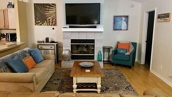 Pet Friendly ocean side Vacation Home by Redawning