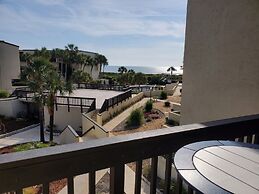 Island House F232 2 Bedroom Condo by RedAwning