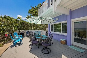 Flamingo Bay 4 Bedroom Home by RedAwning