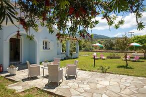 Villa Amorossa Beachfront 3 Bedroom in Roda