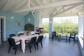 Villa Amorossa Beachfront 3 Bedroom in Roda