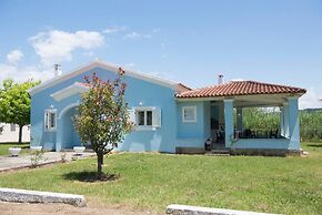 Villa Amorossa Beachfront 3 Bedroom in Roda