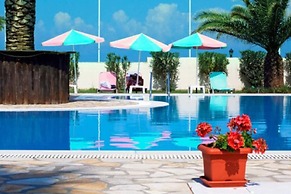 Villa Amorossa Beachfront 3 Bedroom in Roda