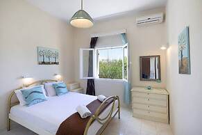 Villa Amorossa Beachfront 3 Bedroom in Roda