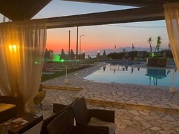 Villa Amorossa Beachfront 3 Bedroom in Roda