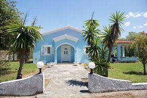 Villa Amorossa Beachfront 3 Bedroom in Roda