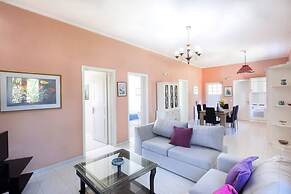 Villa Amorossa Beachfront 3 Bedroom in Roda