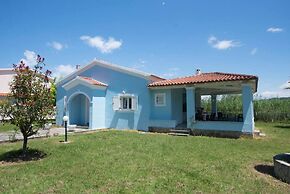 Villa Amorossa Beachfront 3 Bedroom in Roda