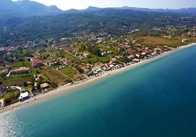 Villa Amorossa Beachfront 3 Bedroom in Roda