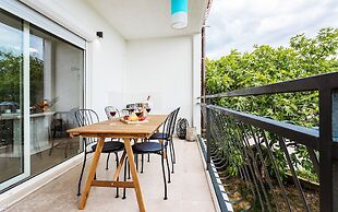 Apartment Black & White