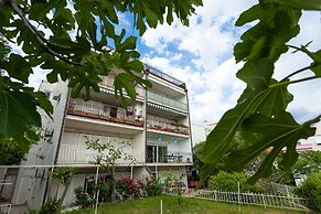 Apartment Black & White