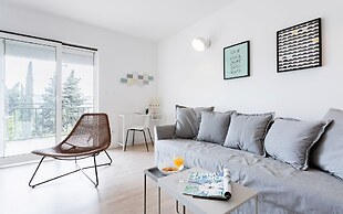 Apartment Black & White