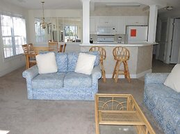 1506m 1 Bedroom Condo by RedAwning