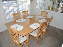 1506m 1 Bedroom Condo by RedAwning