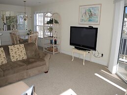 Family Friendly Condo 1504M with Resort Golf Course Onsite by RedAwnin