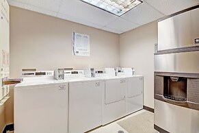 Fp209 Fox Pine Inn 1 Bedroom Condo by RedAwning