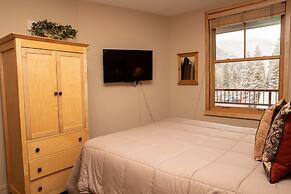 8282 Silver Mill 1 Bedroom Condo by RedAwning