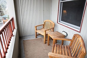 8282 Silver Mill 1 Bedroom Condo by RedAwning