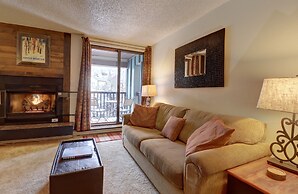 Ski-In Ski-Out Cozy Efficiency in East Village - FP211 by Redawning