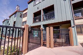 Ski-In Ski-Out Cozy Efficiency in East Village - FP211 by Redawning