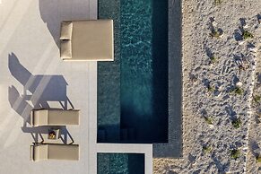 Santorini Sky, Luxury Resort