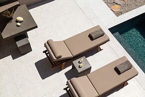 Santorini Sky, Luxury Resort