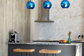 Santorini Sky, Luxury Resort