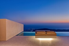 Santorini Sky, Luxury Resort