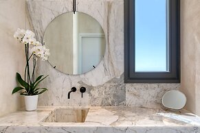 Santorini Sky, Luxury Resort