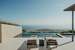 Santorini Sky, Luxury Resort