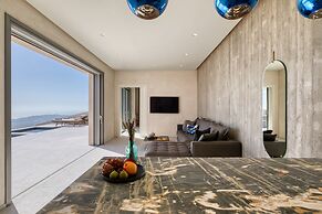 Santorini Sky, Luxury Resort