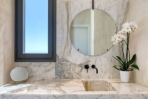 Santorini Sky, Luxury Resort