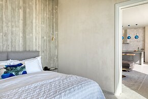 Santorini Sky, Luxury Resort