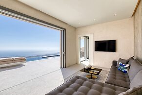 Santorini Sky, Luxury Resort