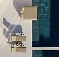 Santorini Sky, Luxury Resort