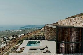 Santorini Sky, Luxury Resort