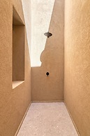 Santorini Sky, Luxury Resort