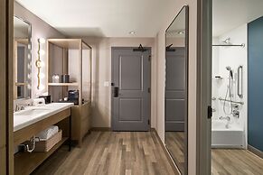 The Memphian, a Tribute Portfolio Hotel