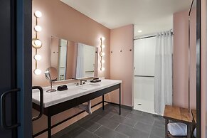 The Memphian, a Tribute Portfolio Hotel