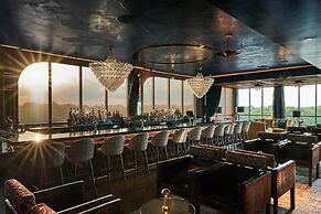 The Memphian, a Tribute Portfolio Hotel