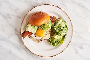 The Memphian, a Tribute Portfolio Hotel