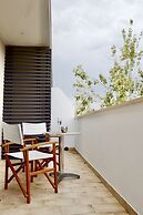 3-bed Apartment in Town Centre With Beach Access!