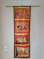 3-bed Apartment in Town Centre With Beach Access!