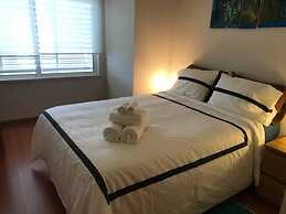 3-bed Apartment in Town Centre With Beach Access!