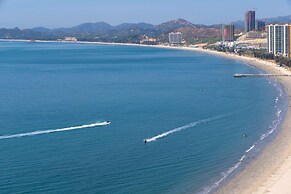 Wyndham Grand Plaza Royale Shuangyue Bay