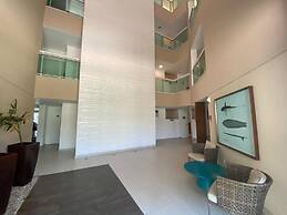 Riviera Beach Place Golf Residence